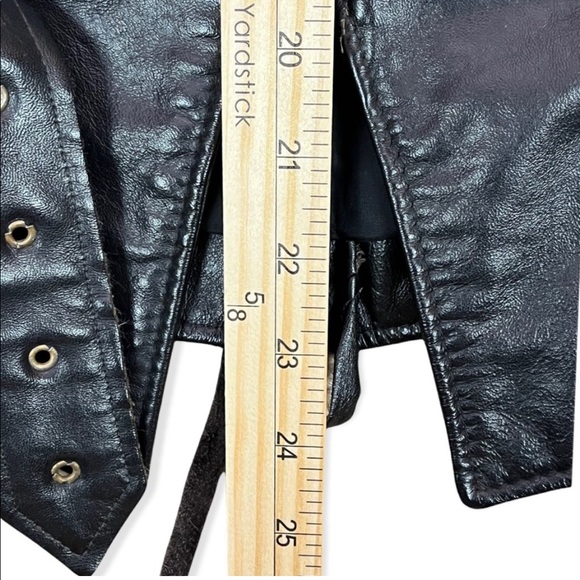 Vintage Black Leather Jacket - Picture 6 of 12